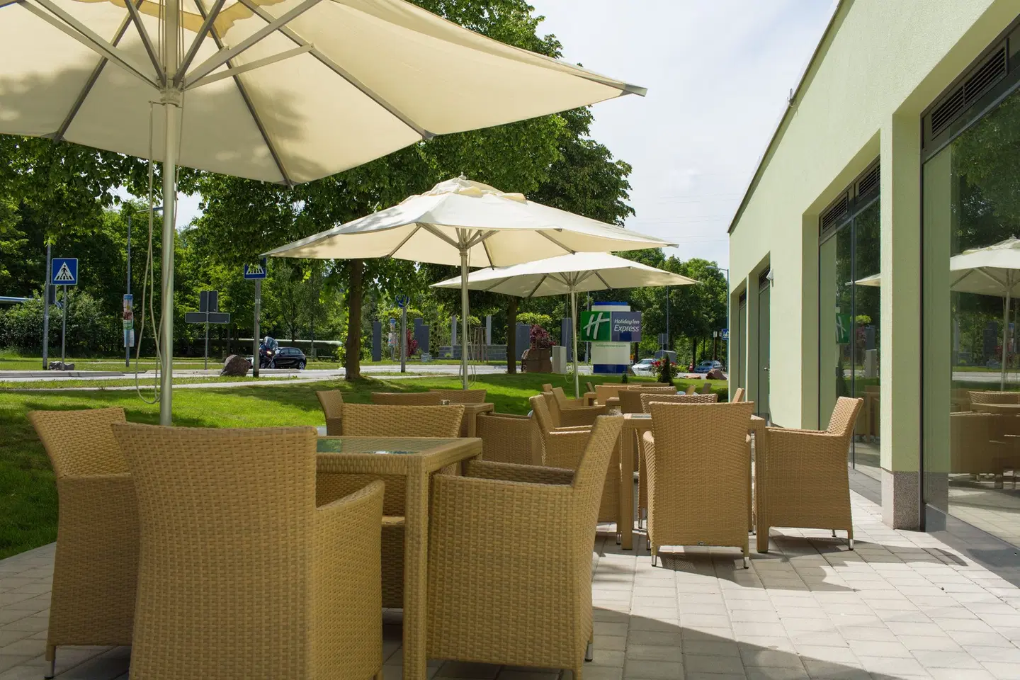Holiday Inn Express Neunkirchen by IHG Terrasse