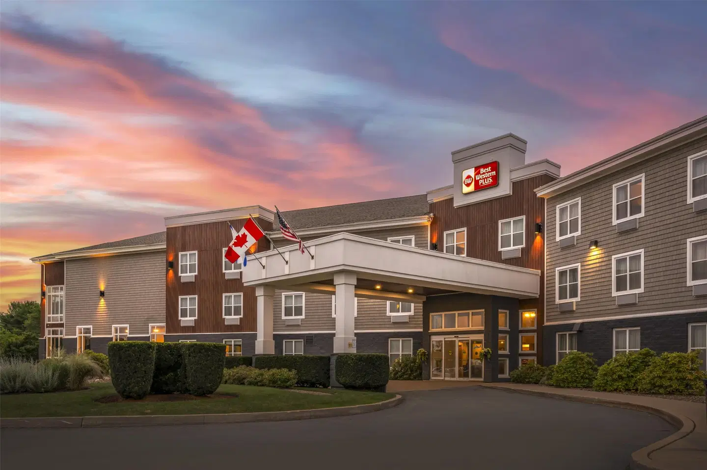 Best Western Plus Bridgewater Hotel & Convention Centre EXTERIOR