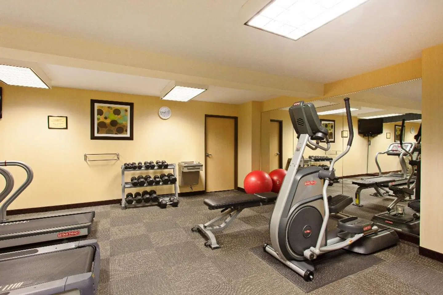 Holiday Inn Seattle Downtown by IHG SPORTS_AND_LEISURE