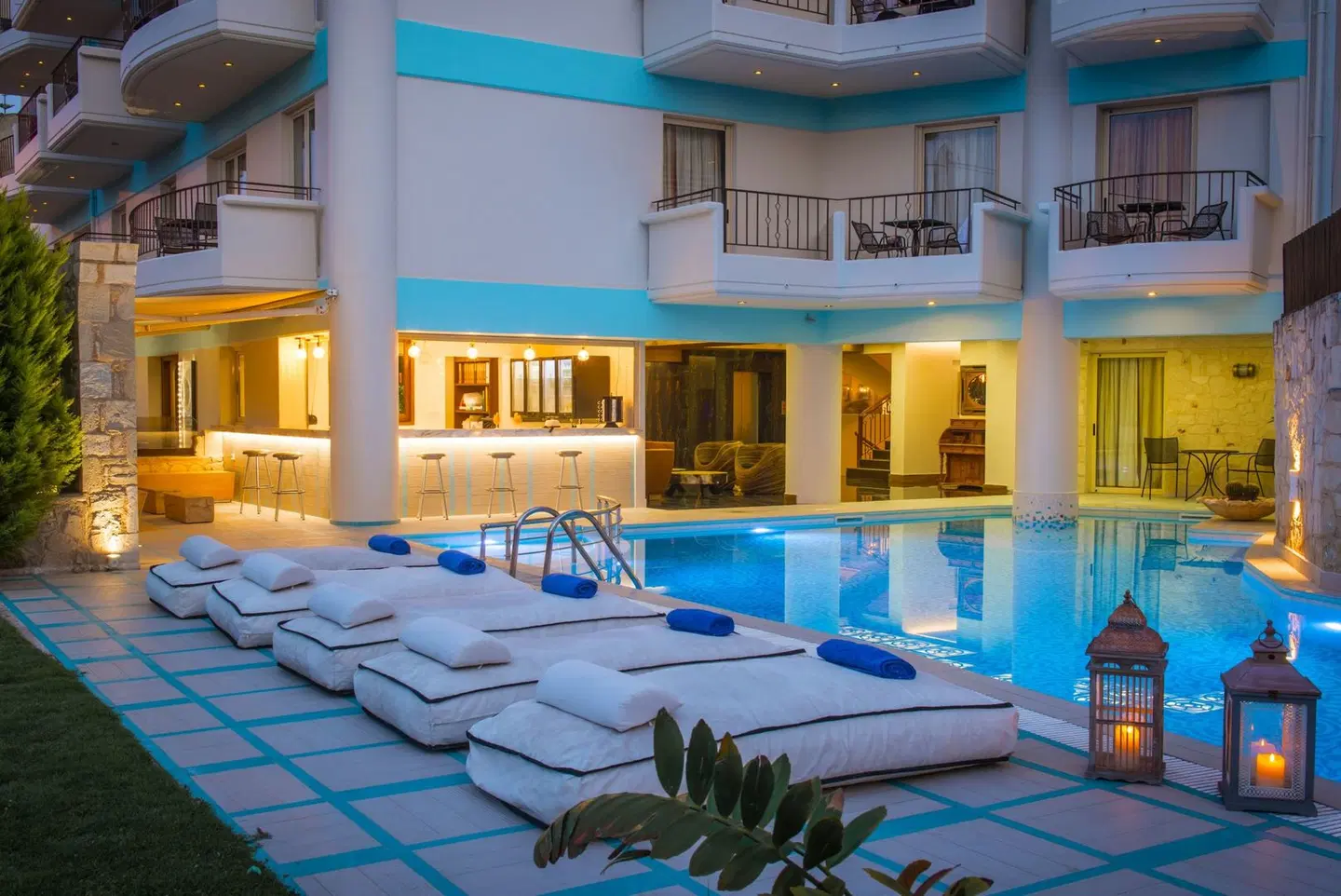Anesis Blue Boutique Hotel OUTDOOR_POOL