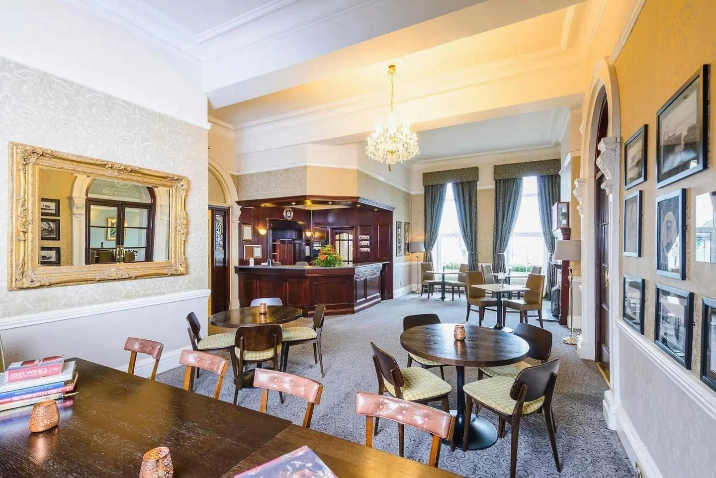 Commodore LOUNGE_LOBBY
