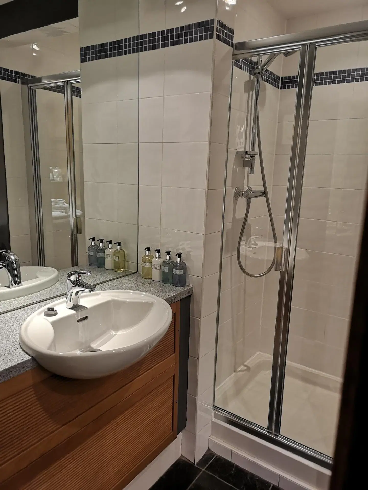 Fraoch House Badezimmer