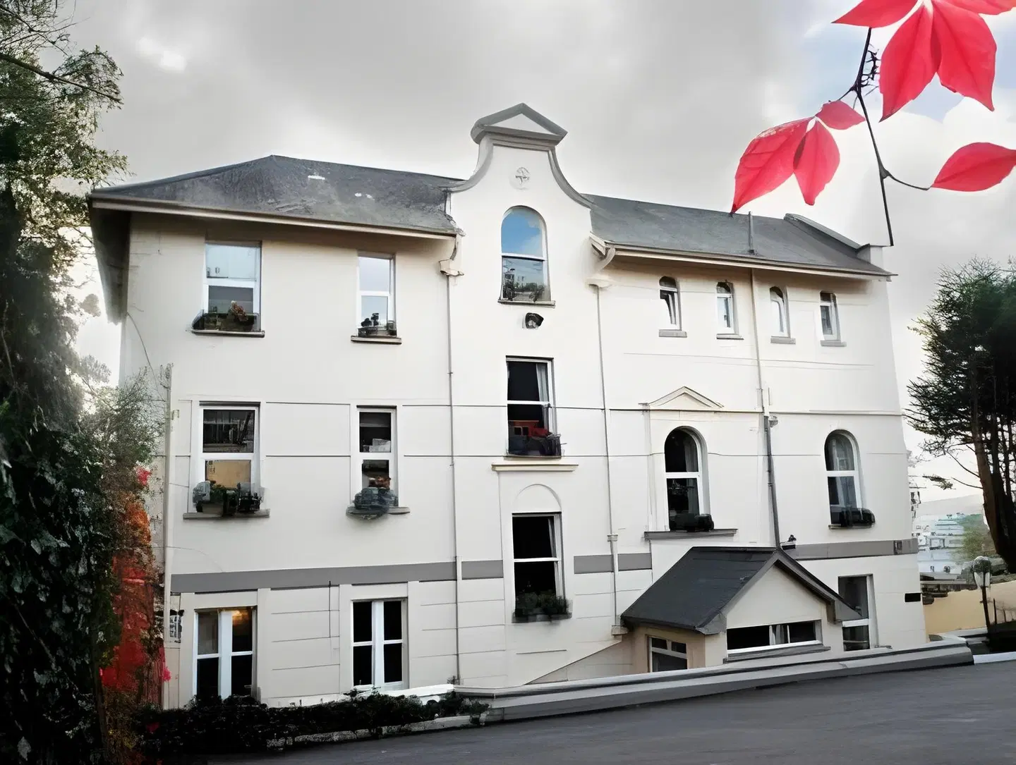 Gabriel House Guesthouse EXTERIOR