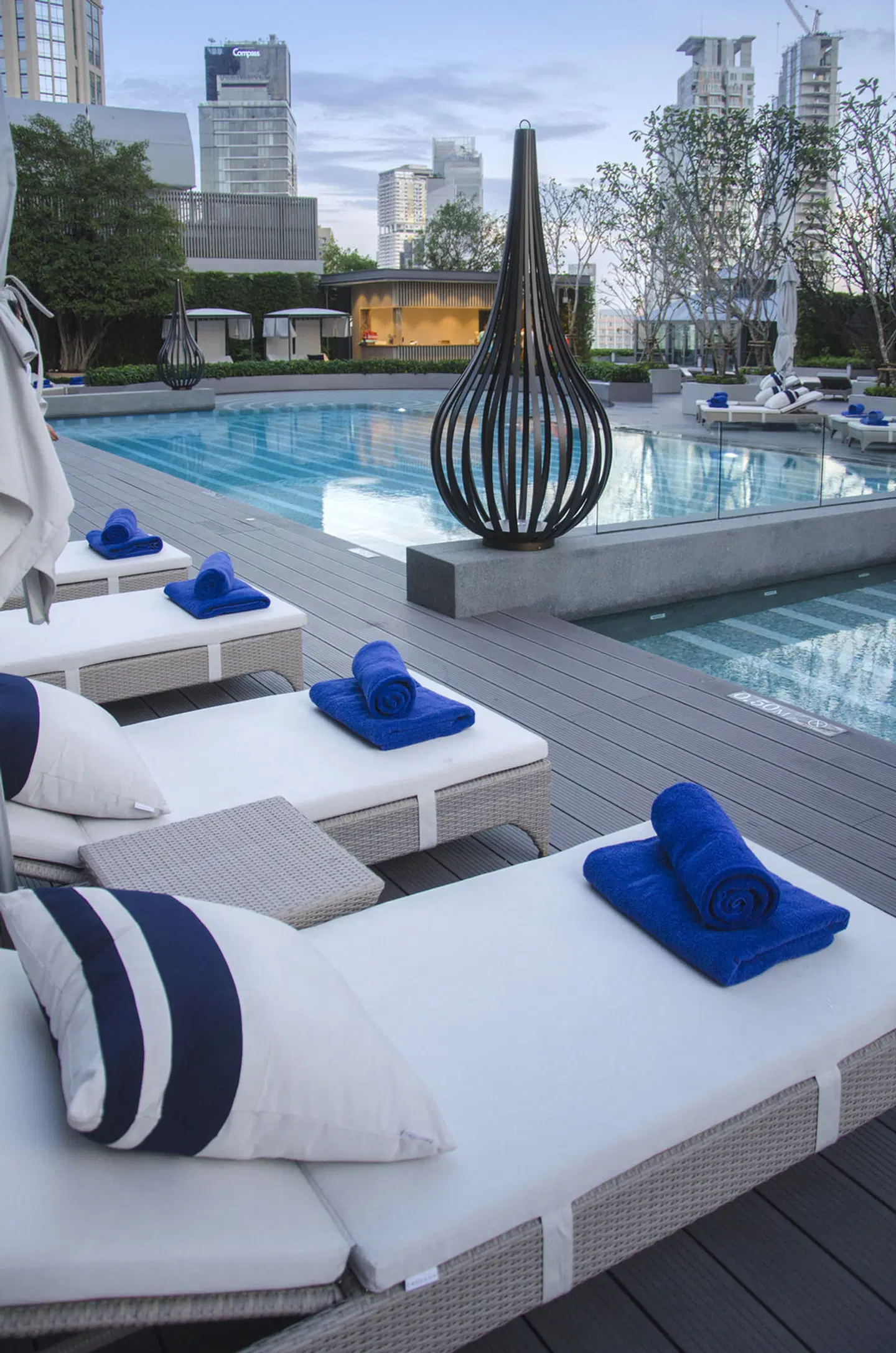 Bangkok Marriott Marquis Queens Park OUTDOOR_POOL