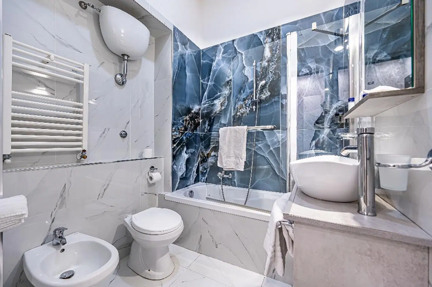Napoli's Gold Badezimmer