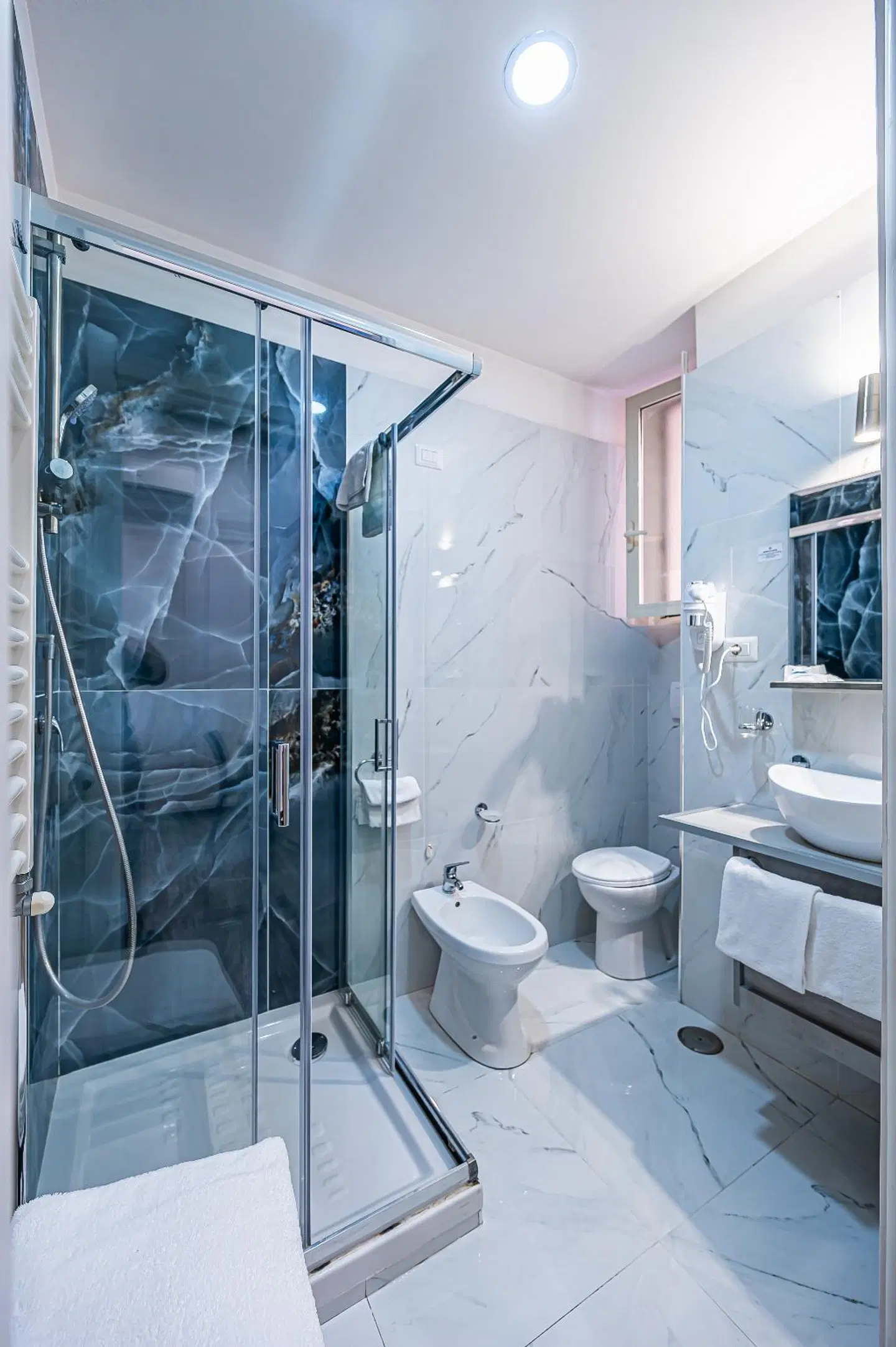 Napoli's Gold Badezimmer