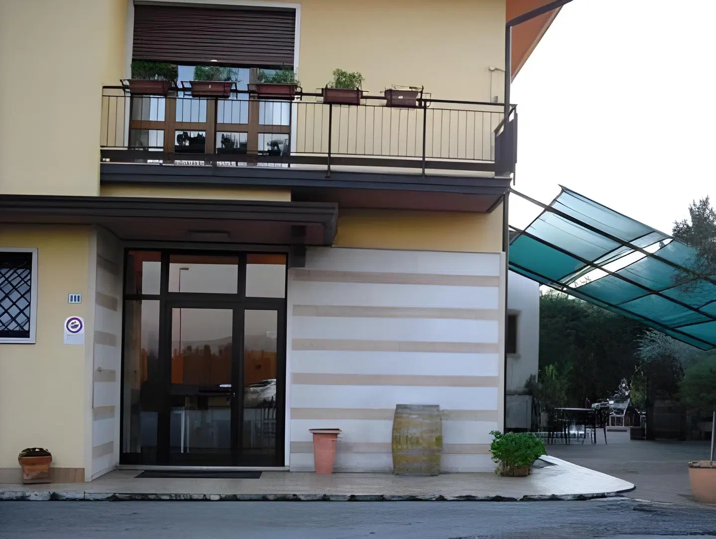 Girelli Sorelle EXTERIOR