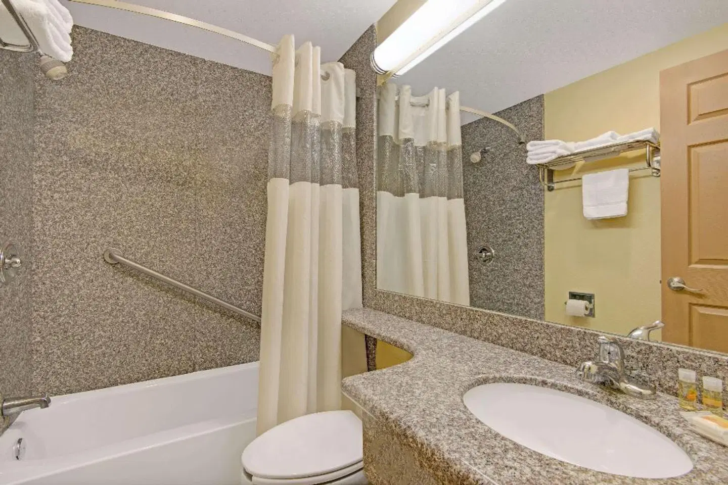 Days Inn Washington Badezimmer