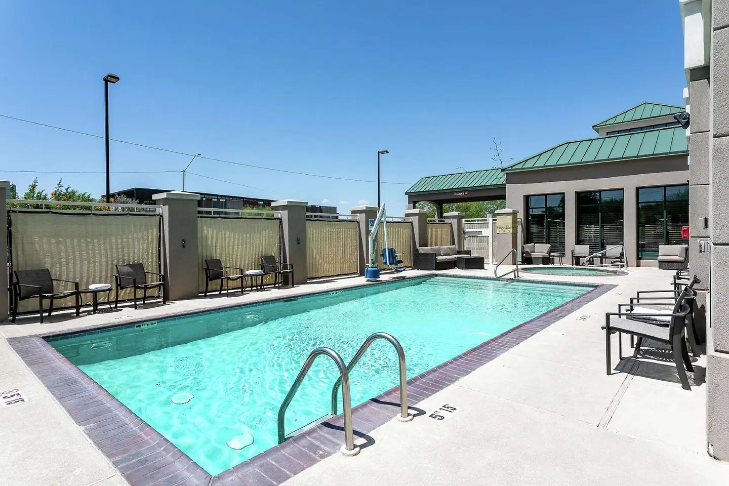 Hilton Garden Inn Phoenix Airport North OUTDOOR_POOL