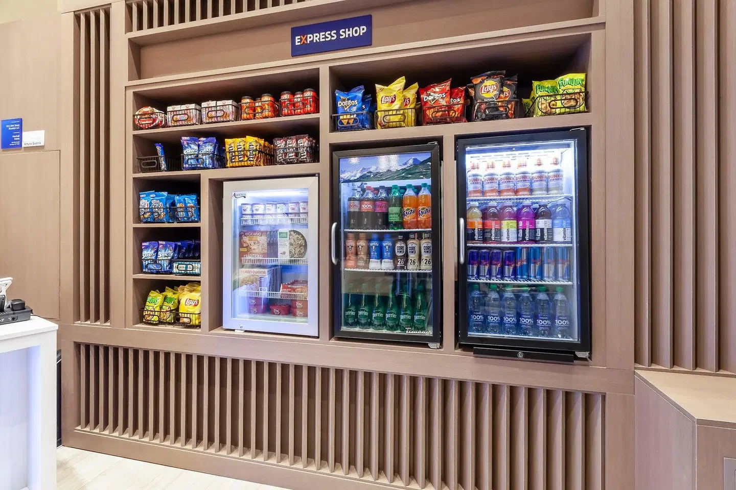 Holiday Inn Express NYC Brooklyn - Sunset Park by IHG Bar