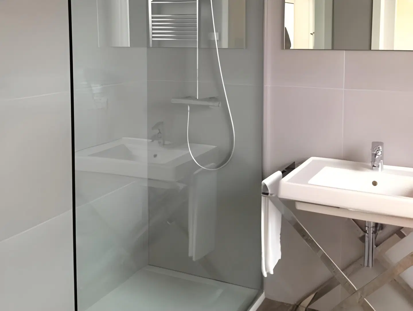 Hotel Baia dei Pini Badezimmer