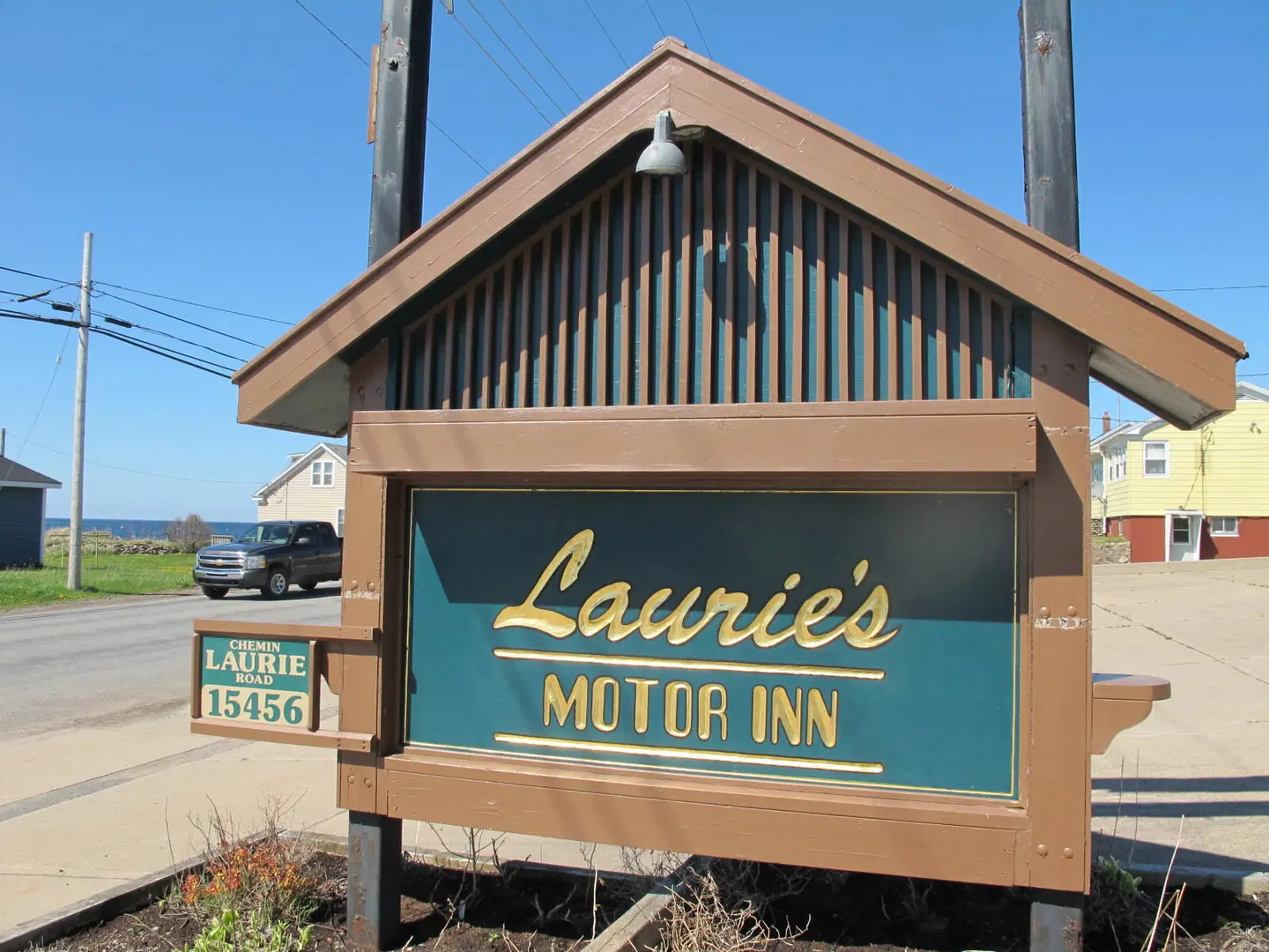 Laurie's Motor Inn EXTERIOR