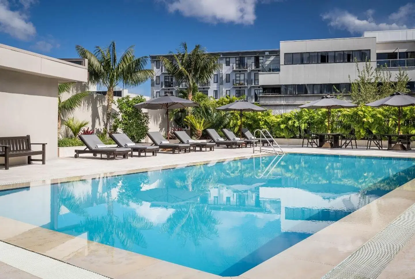 The Langham Auckland OUTDOOR_POOL