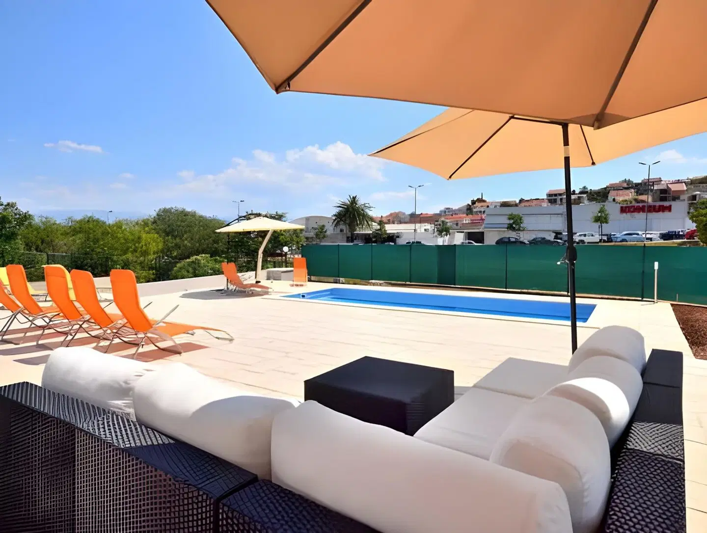 Bretia Apartments Terrasse