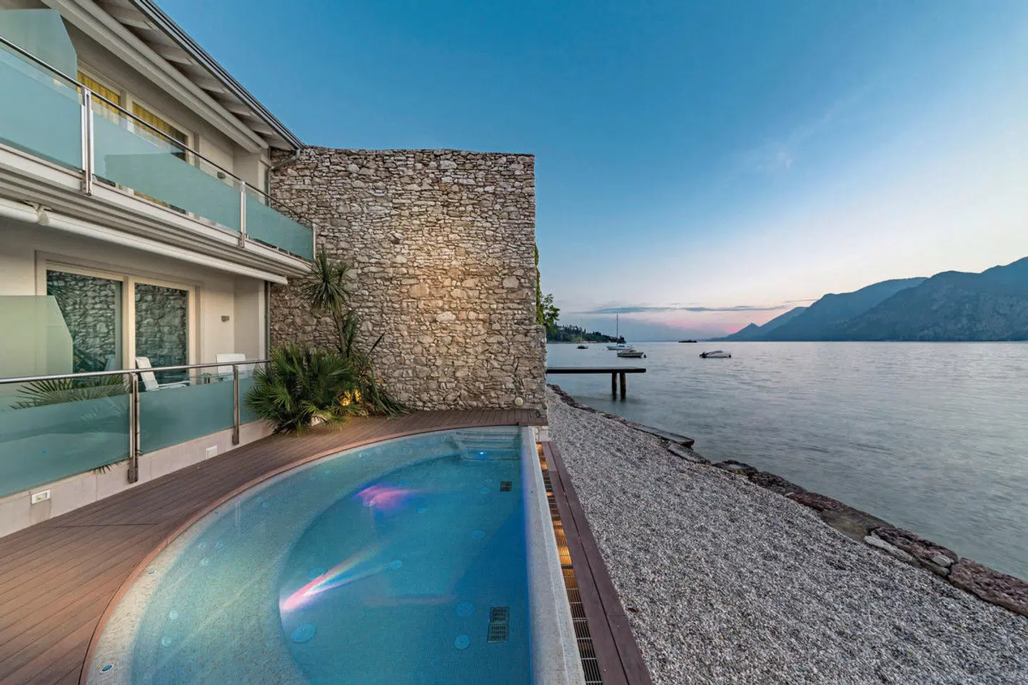 Hotel Vega OUTDOOR_POOL