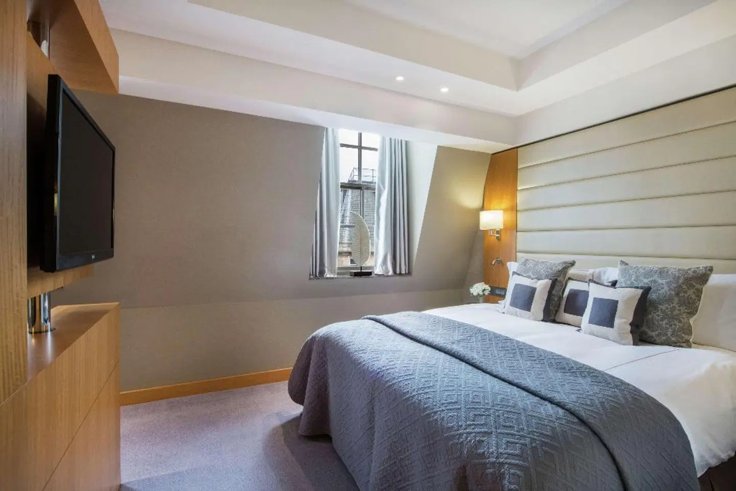 Conrad London St. James ROOM_EXAMPLE