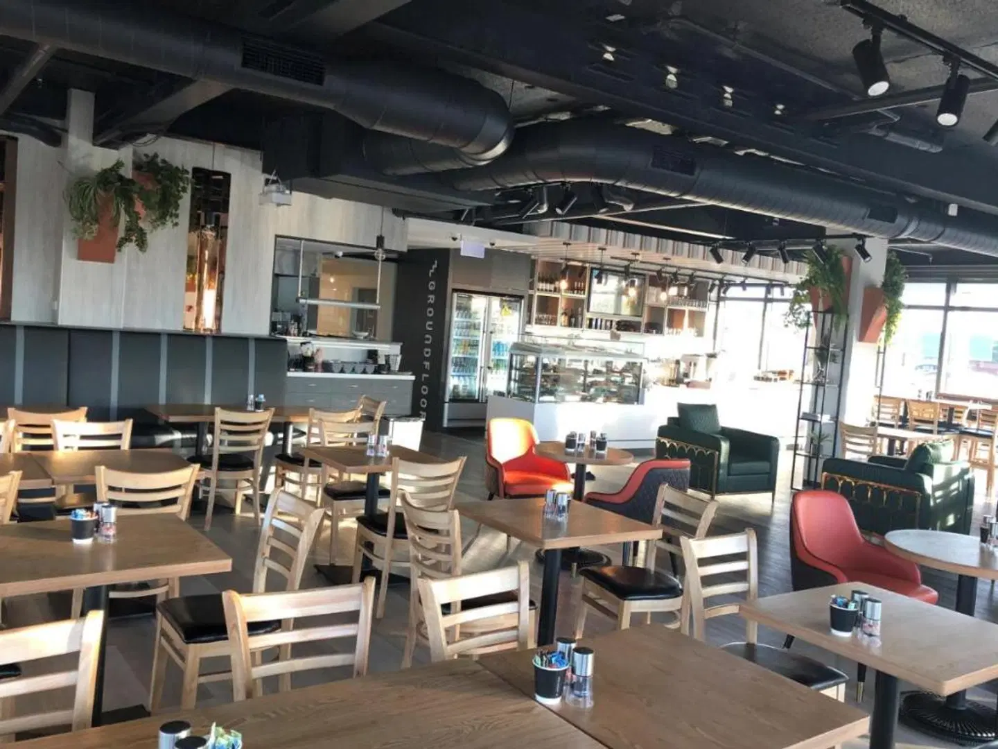 Ramada Suites by Wyndham Auckland Manukau Pacfic Centre Bar
