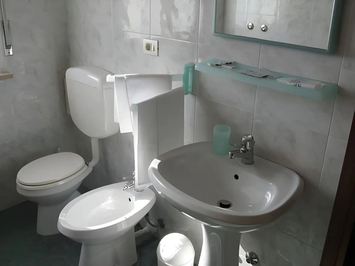 Hotel Buena Onda Badezimmer