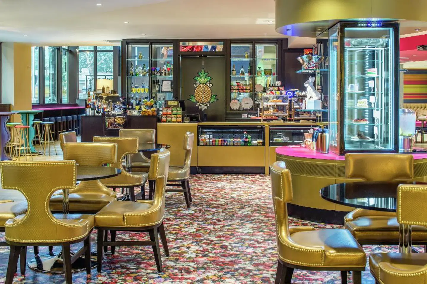 The Maxwell - A Staypineapple Hotel Bar