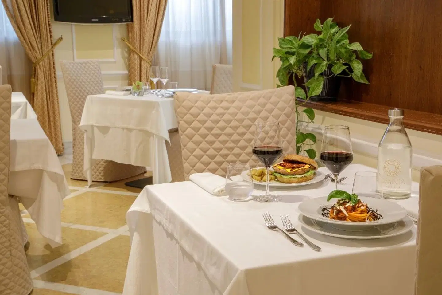 Donna Laura Palace Restaurant