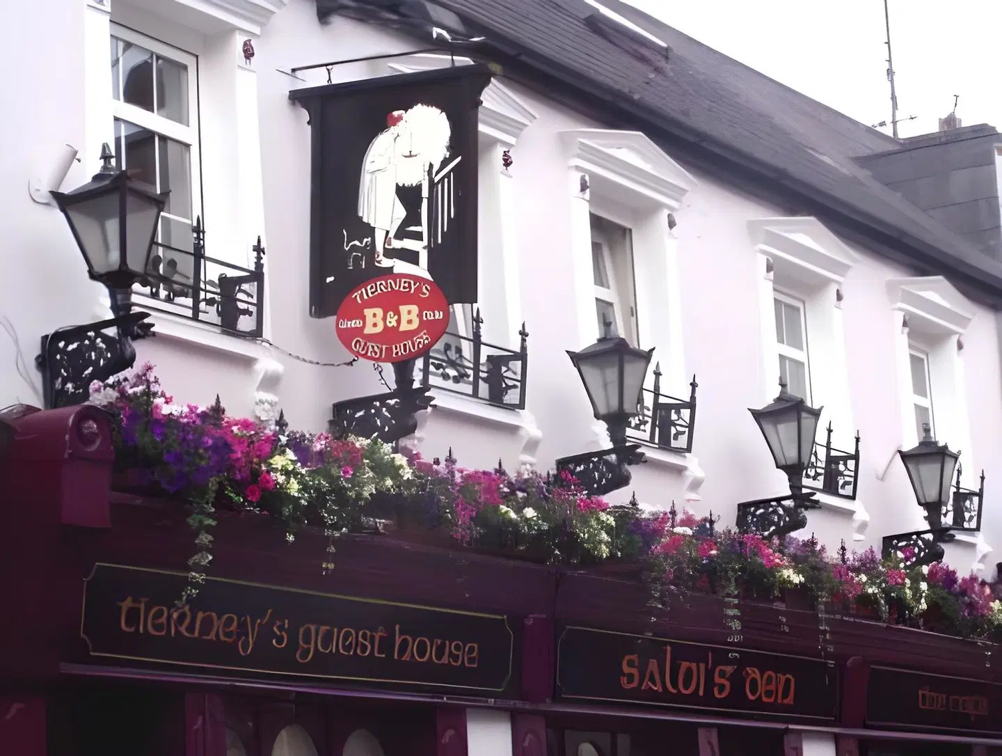 Tierneys Guesthouse on Main Street EXTERIOR