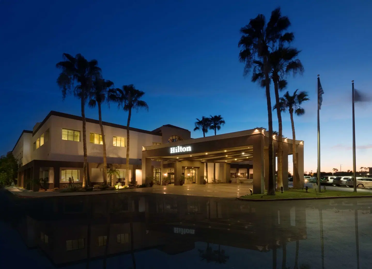 Hilton Phoenix Airport EXTERIOR