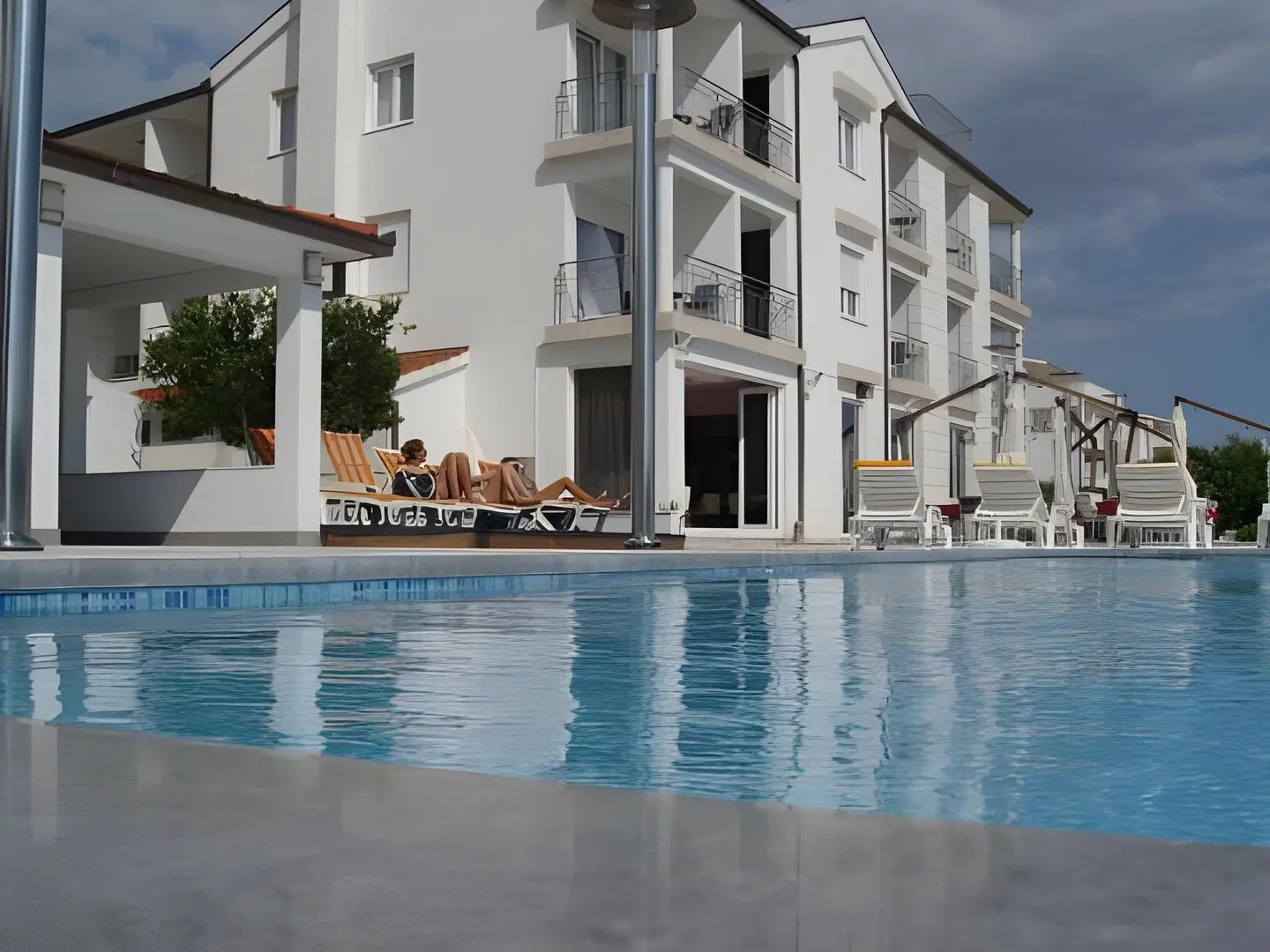 Neva OUTDOOR_POOL