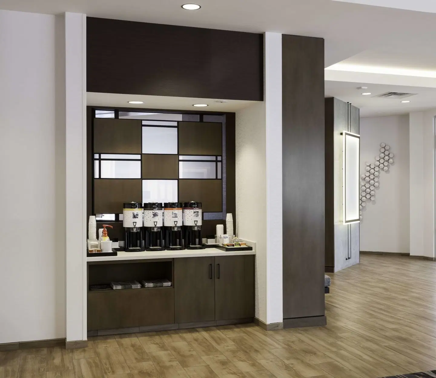 Hampton Inn & Suites Phoenix Downtown ROOM_EXAMPLE