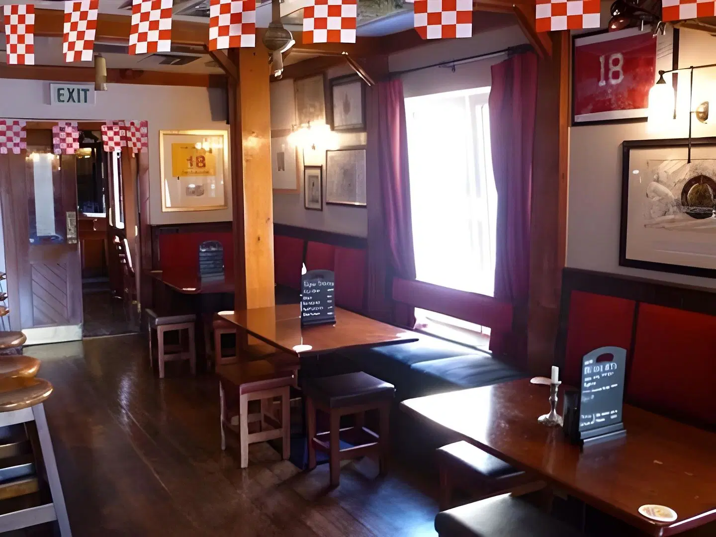 The White Lady Bar