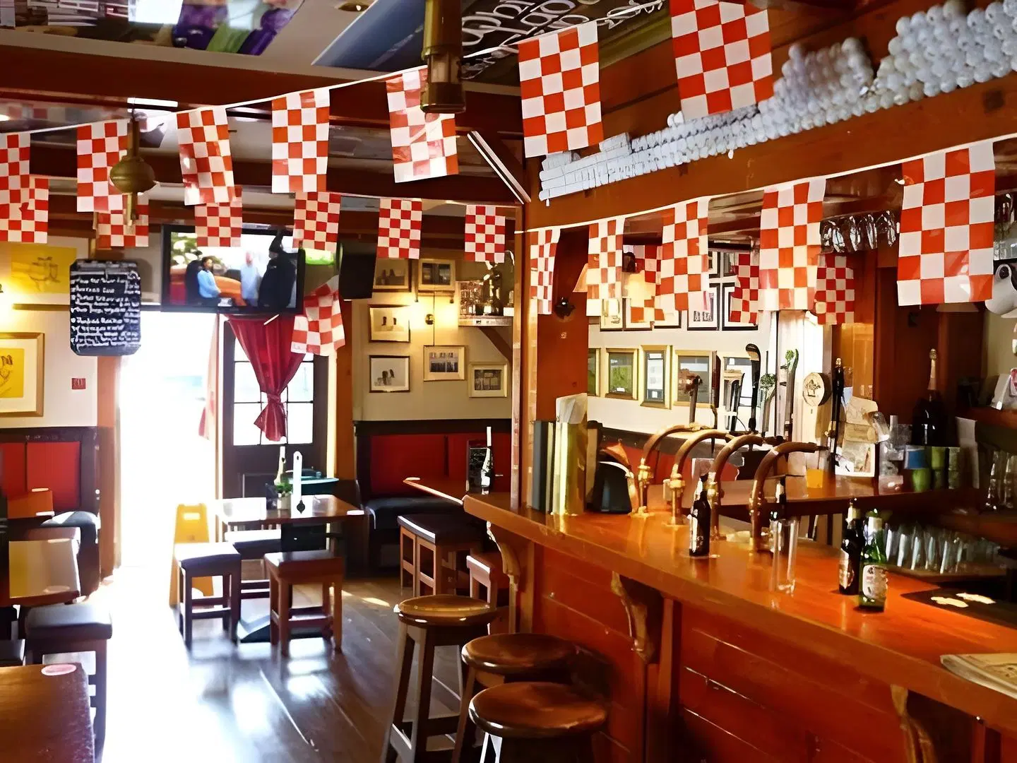 The White Lady Bar