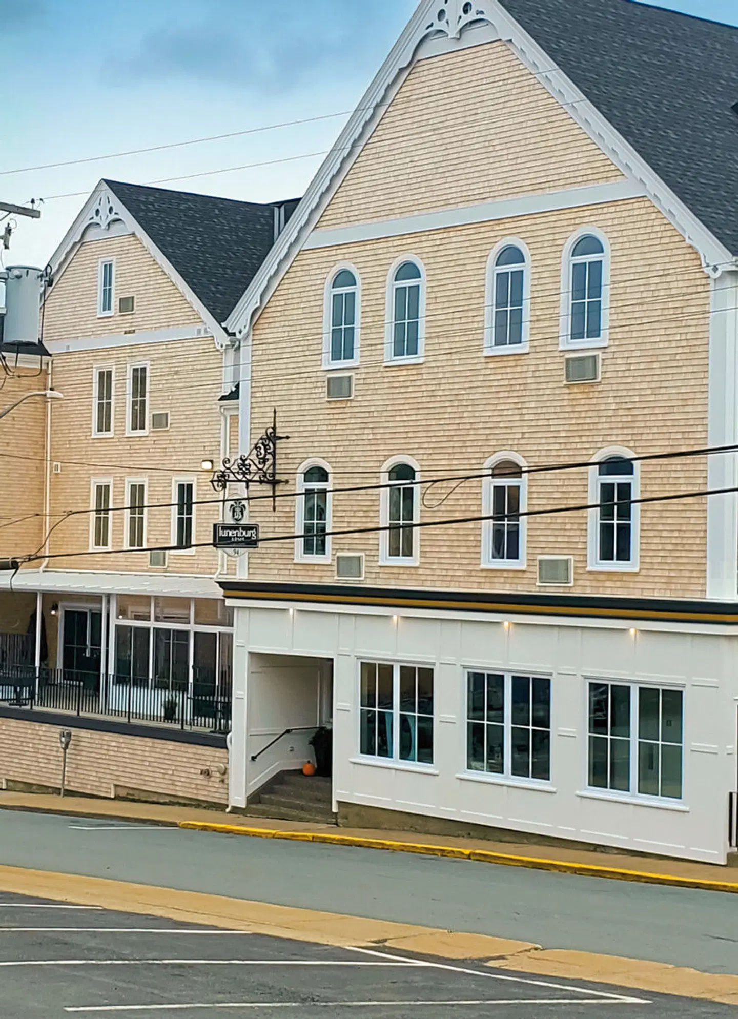 Lunenburg Arms Hotel and Spa EXTERIOR