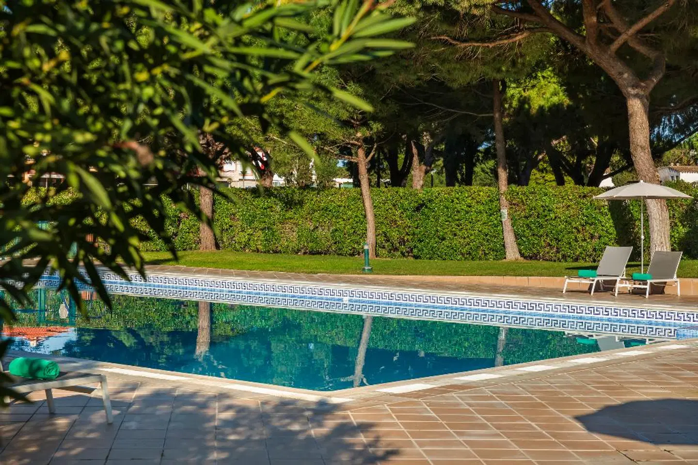 The Patio Suite Hotel OUTDOOR_POOL