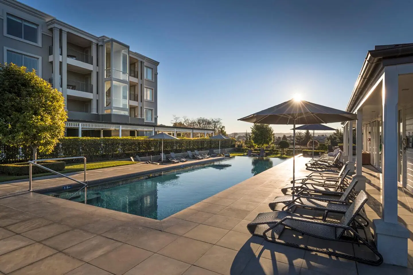 Hilton Lake Taupo OUTDOOR_POOL