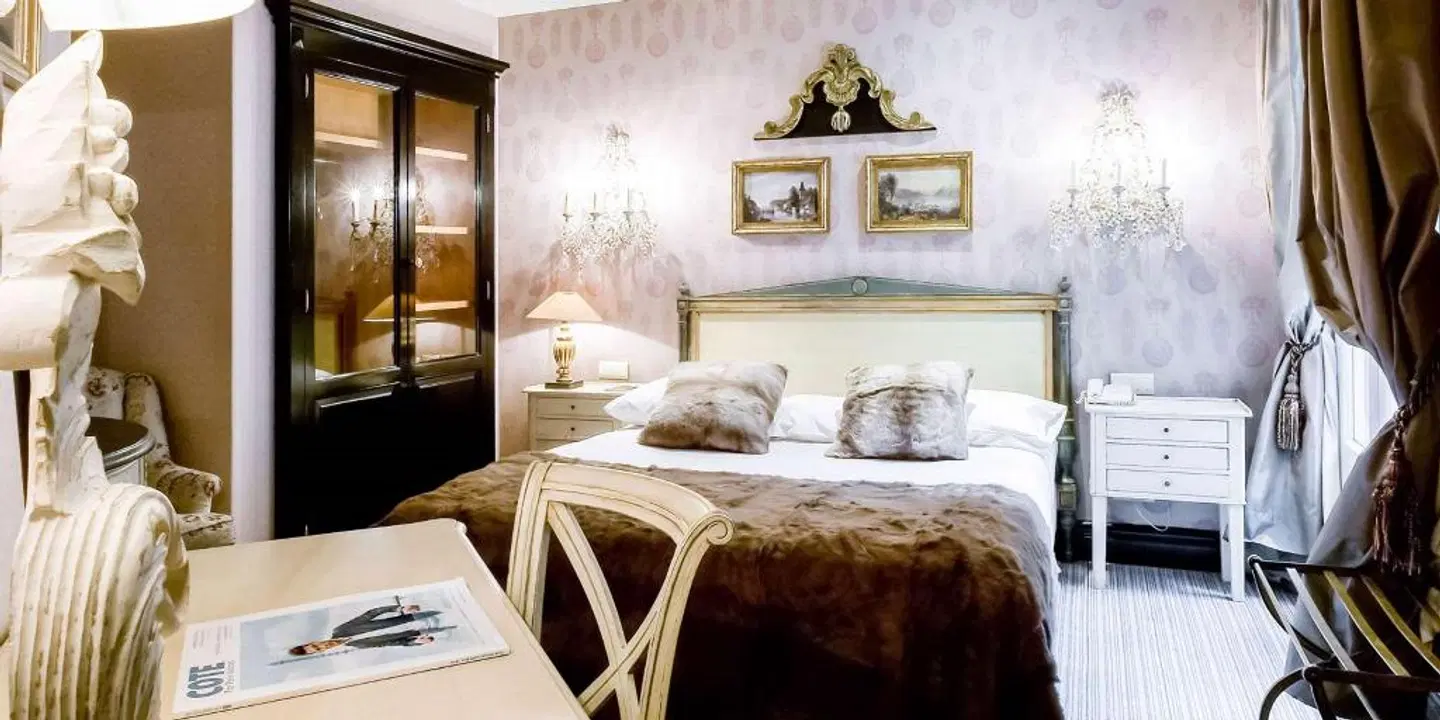 Hotel Chateaubriand ROOM_EXAMPLE