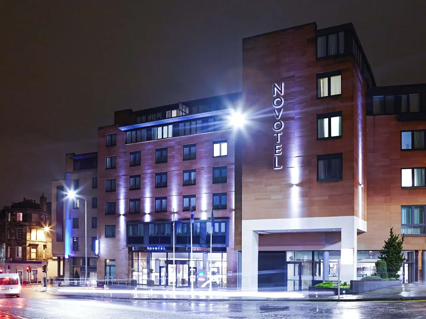 Novotel Edinburgh Centre Hotel EXTERIOR
