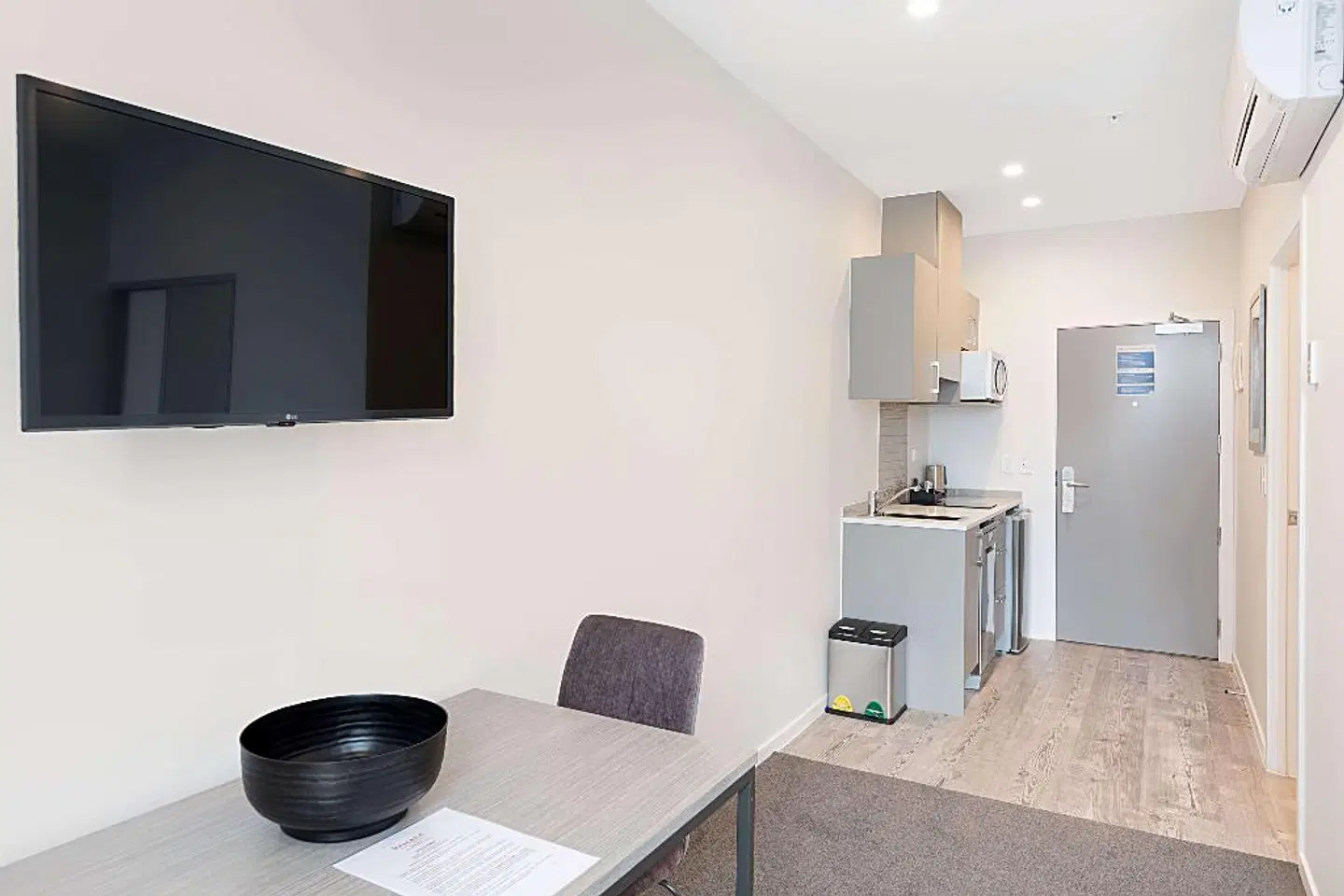 Ramada Suites By Wyndham Victoria Street West ROOM_EXAMPLE
