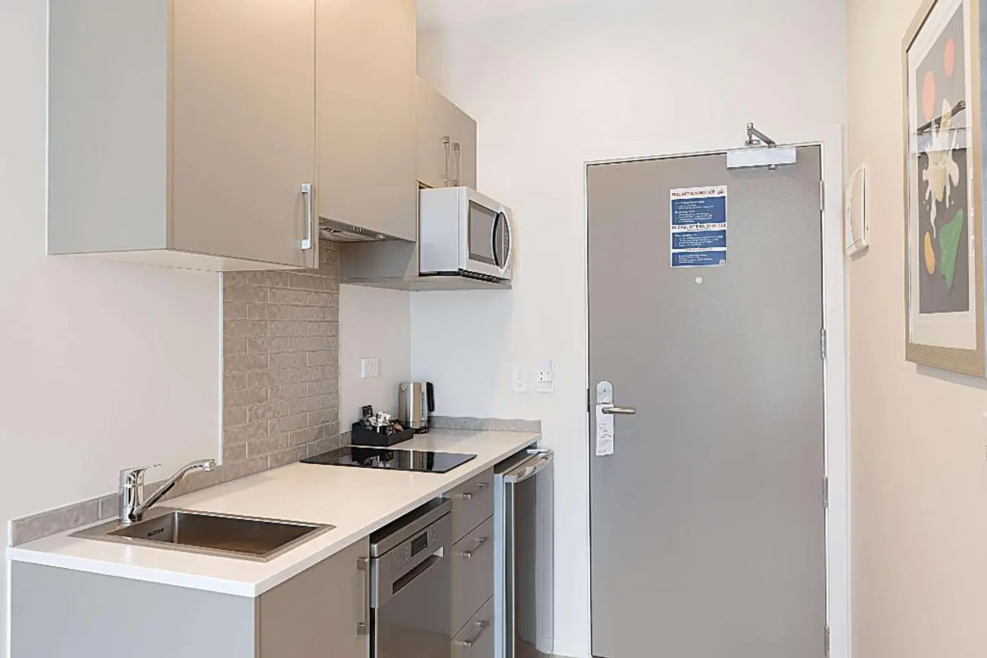 Ramada Suites By Wyndham Victoria Street West ROOM_EXAMPLE