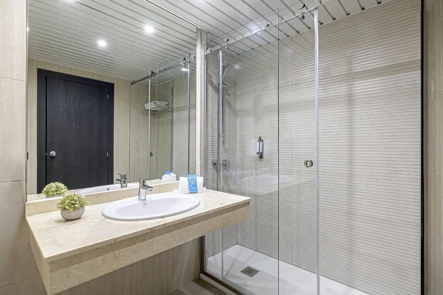 Hotel Puente Real BATHROOM
