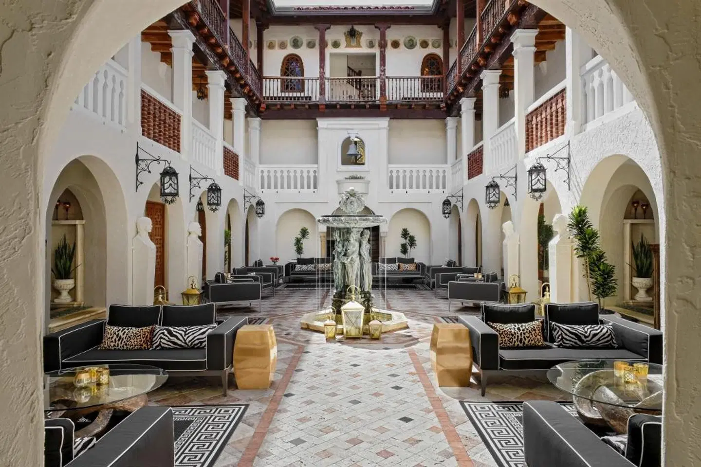 The Villa Casa Casuarina (ex Villa by Barton G) LOUNGE_LOBBY
