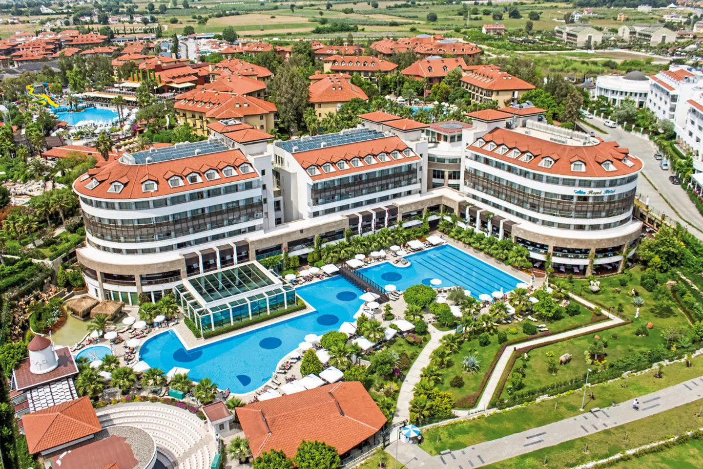 Alba Royal Hotel EXTERIOR