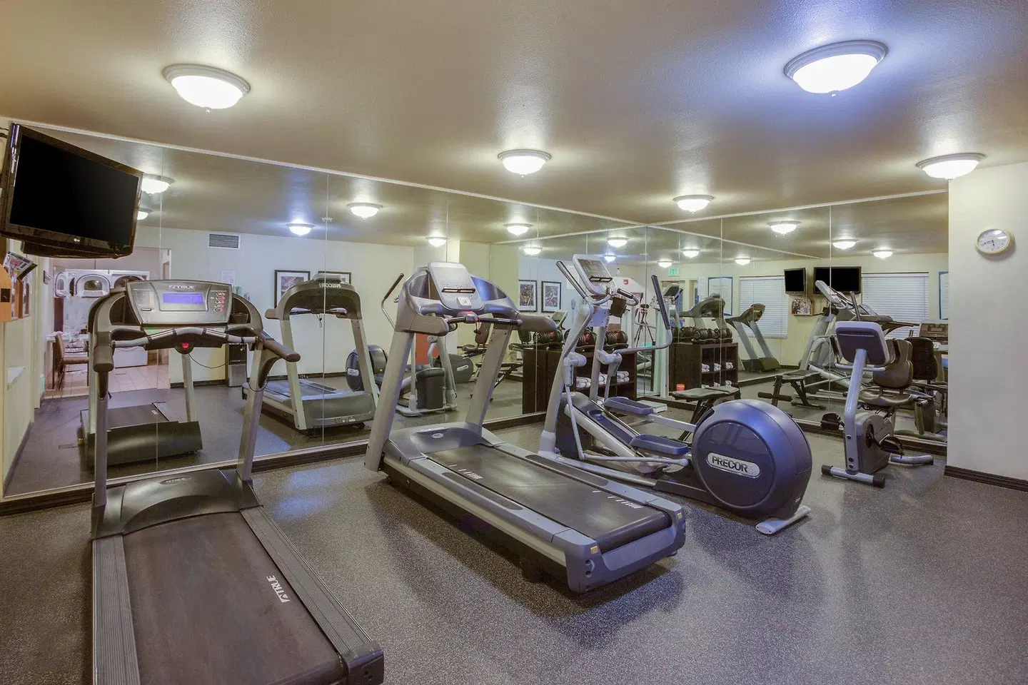 Staybridge Suites Corning by IHG SPORTS_AND_LEISURE