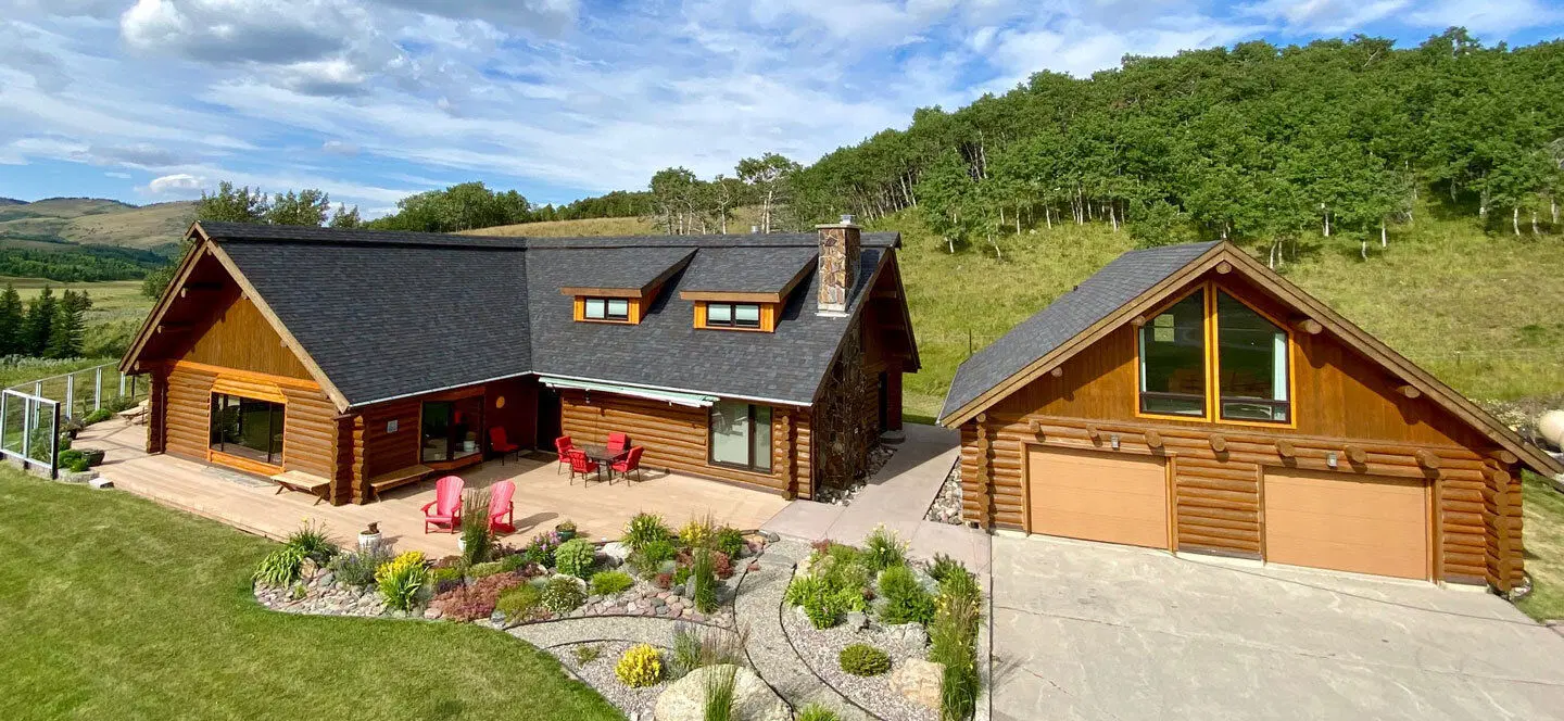 Thanksgiving Ranch Pincher Creek EXTERIOR