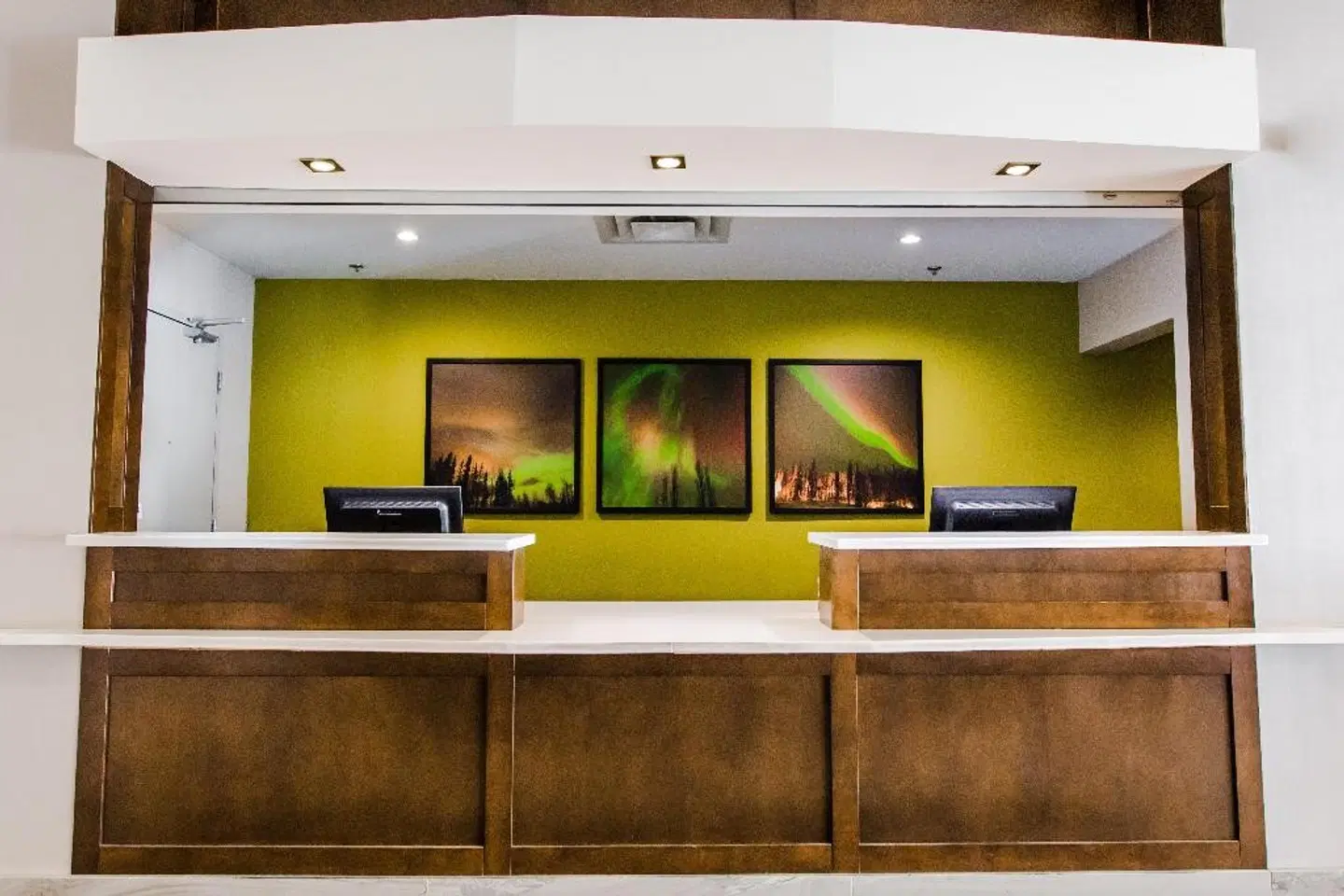 Candlewood Suites West Edmonton - Mall Area LOUNGE_LOBBY