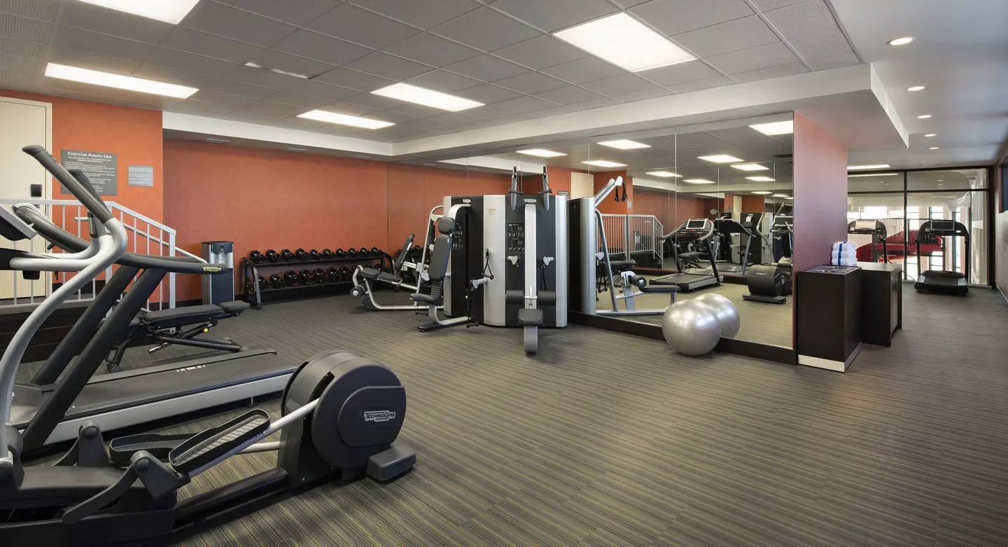 Courtyard by Marriott Calgary South SPORTS_AND_LEISURE