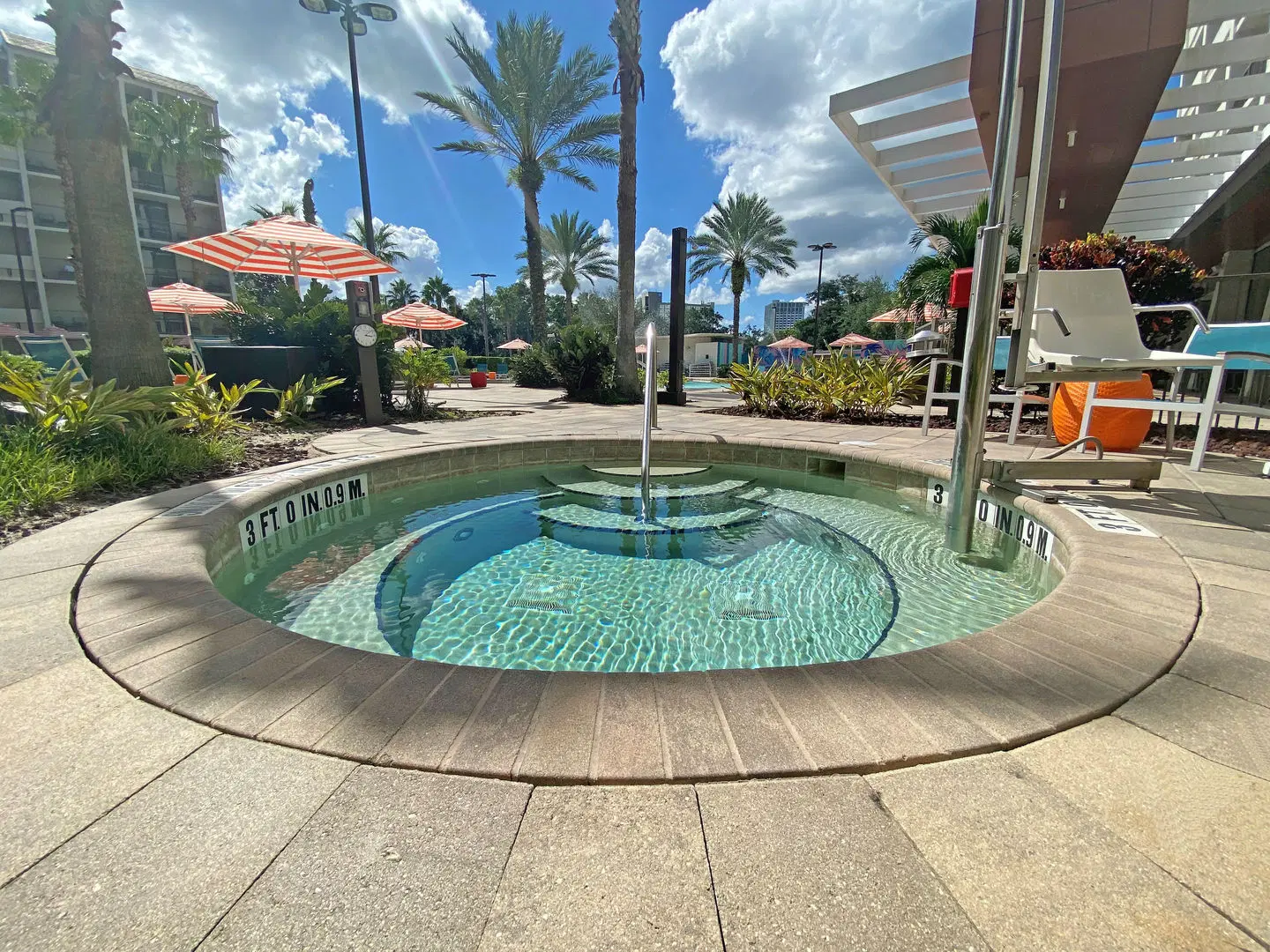 Holiday Inn Orlando-Disney Springs® Area by IHG OUTDOOR_POOL