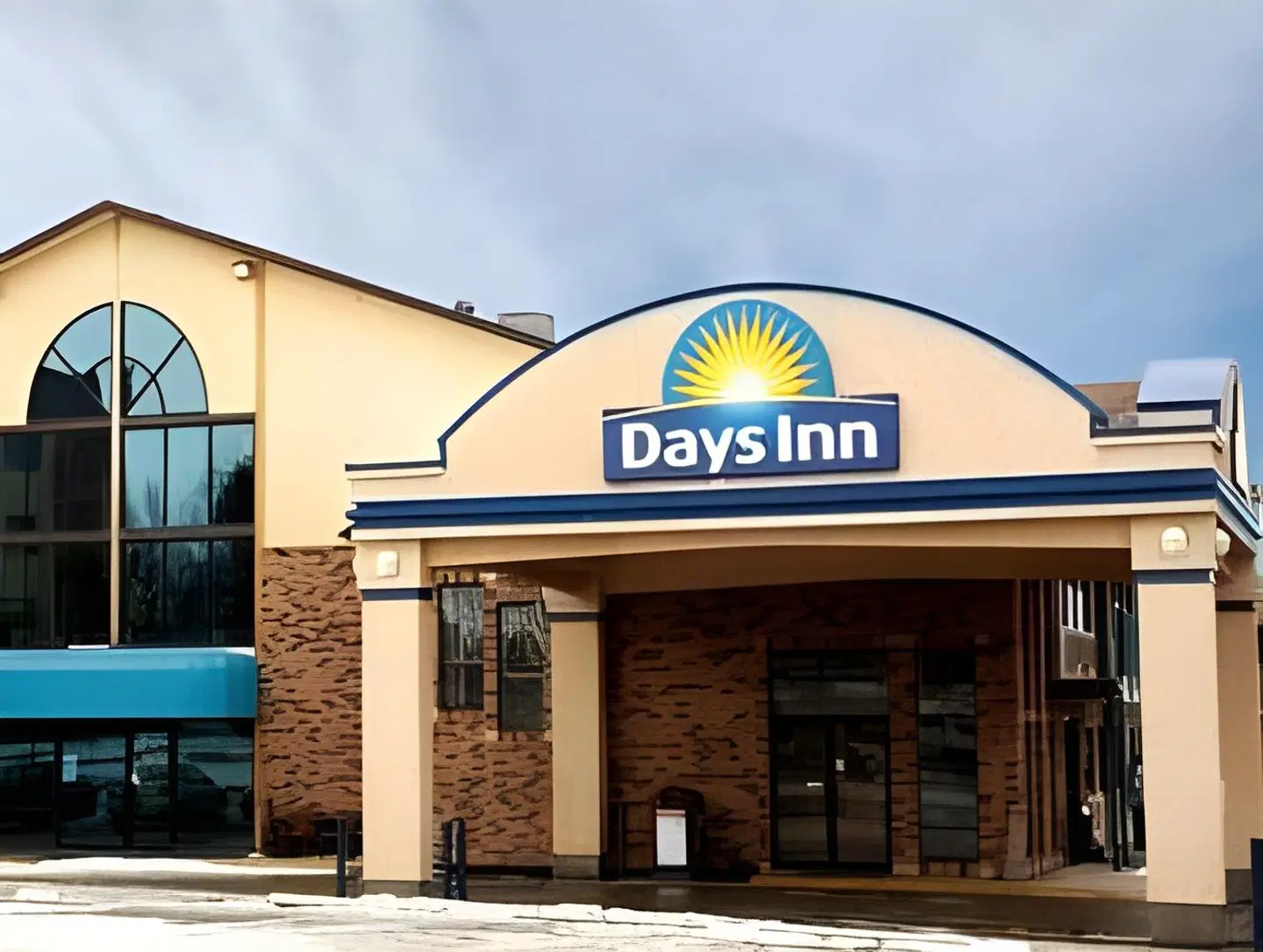 Days Inn by Wyndham Lethbridge EXTERIOR