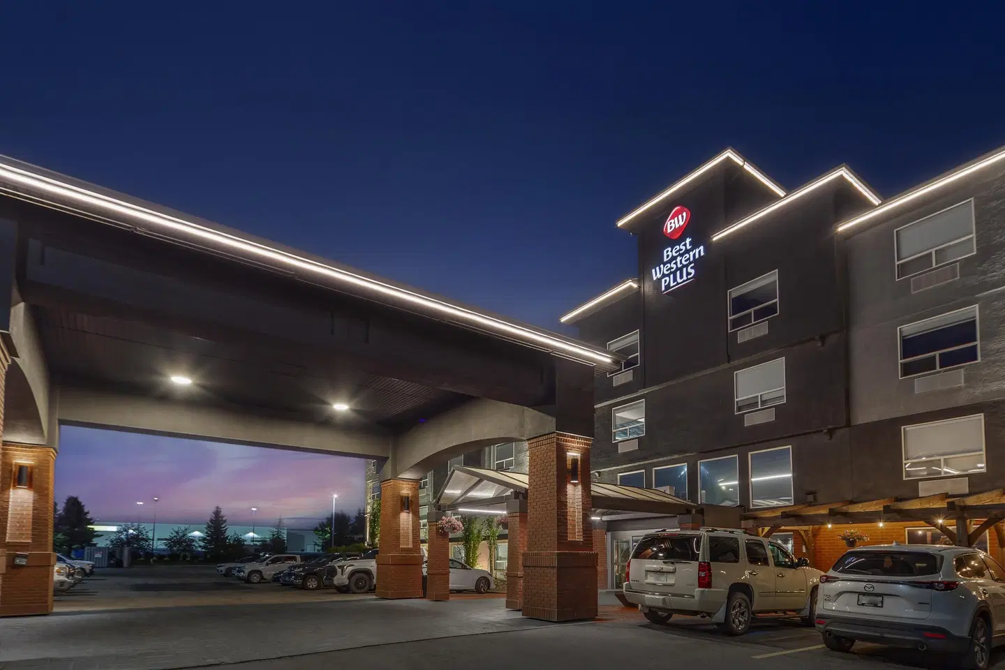 Best Western Plus West Edmonton EXTERIOR