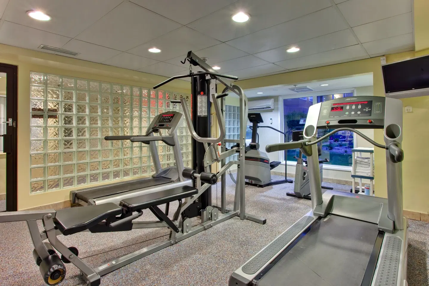 Holiday Inn Express Red Deer by IHG SPORTS_AND_LEISURE