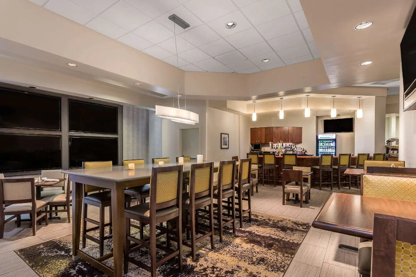 Wyndham Garden Buffalo Downtown Bar