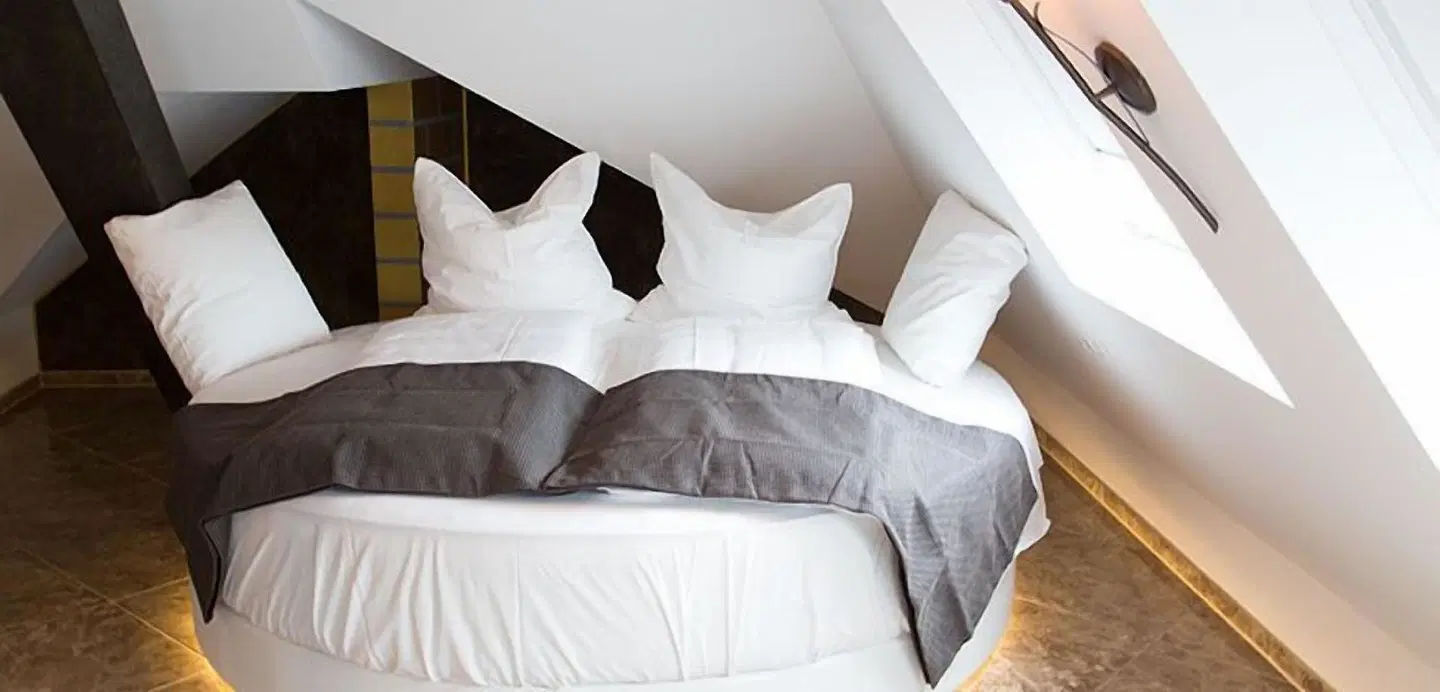 Alpha & Omega Hotel ROOM_EXAMPLE